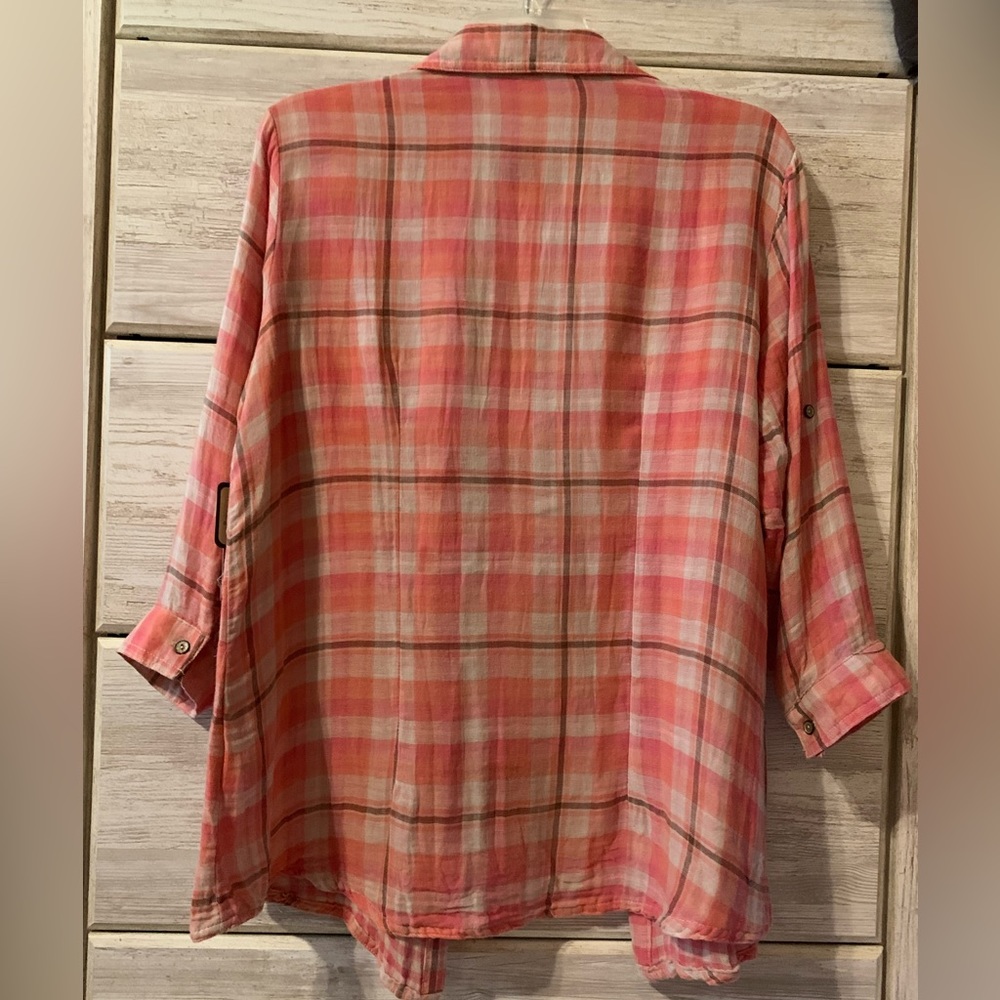 Nine West Pink Button Down; NWT - Picture 3 of 3
